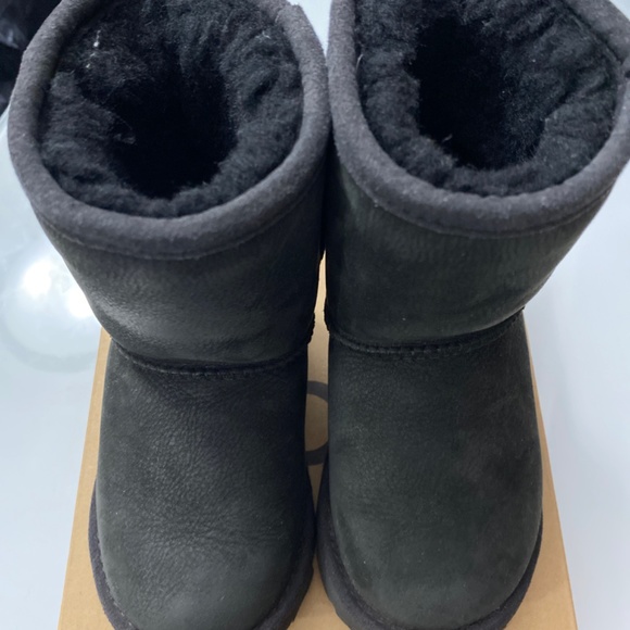 Black Toddler Uggs - Picture 4 of 4